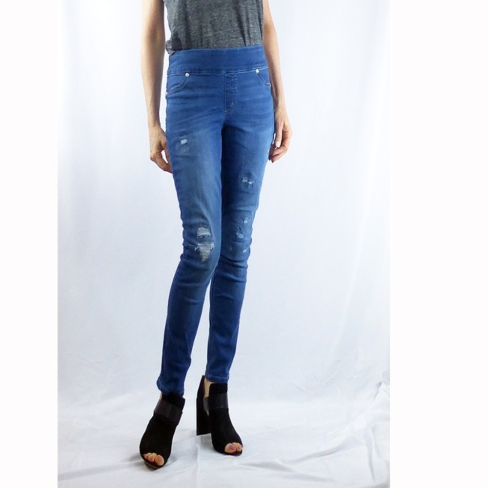 Chico's ripped denim ankle jegging.  Sz 00